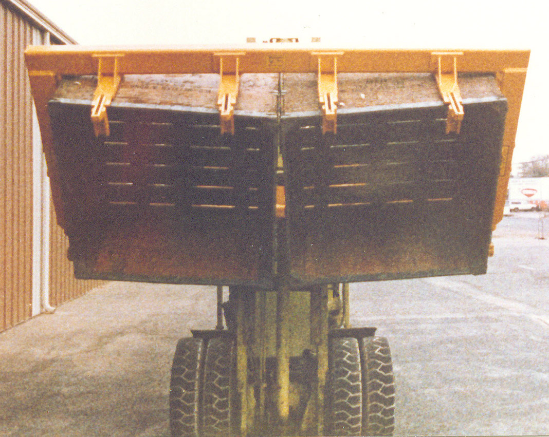 Double bin dumper